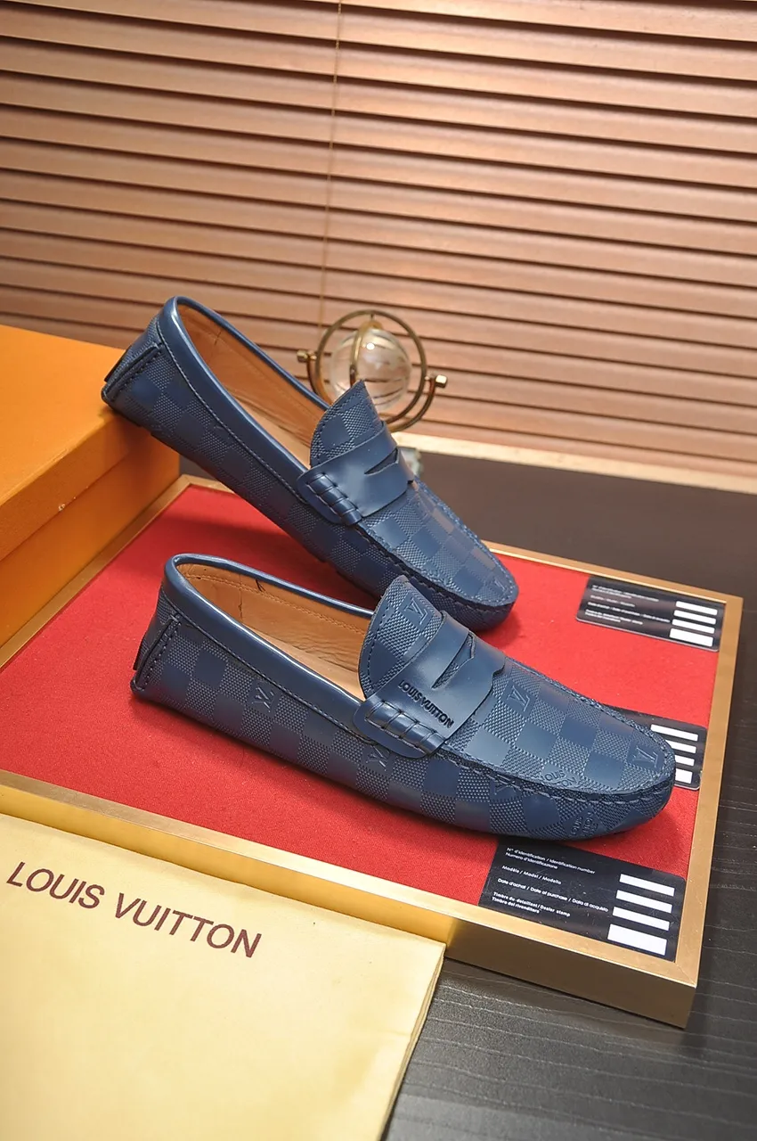 Men's men's shoes 💰420💶 [LV Doudou shoes] (water-dyed cowhide lining) new model is on the market, available on the official website. The new Doudou shoes are processed into single-color materials, and the uppers are made of imported cowhide material. The body of the shoe is fully hemmed with mark thread, and is lined with imported original cowhide leather. The elegant shoe shape is super suitable for all-matching, and the size is 38-44.
